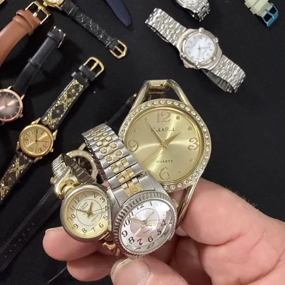 (A2) Bulk Lot Of 25 Watches Vintage And Modern Running On New Batteries!